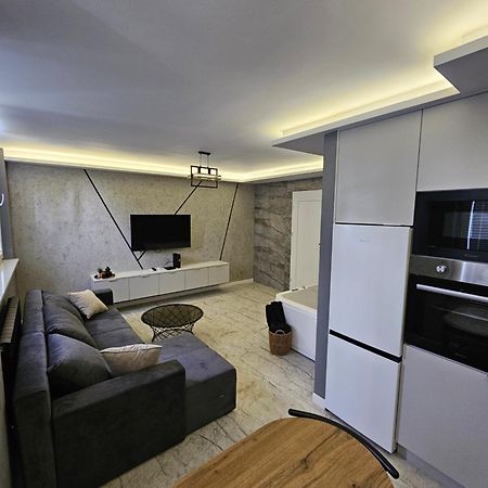 Apartament Z Jacuzzi Klimatyzacja Prywatny Parking Radom Exterior foto